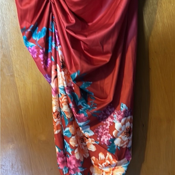 Elegant Red Floral Women's cocktail dress - Picture 4 of 5